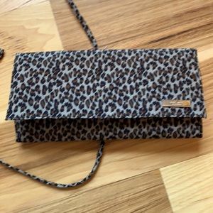 Like new Nine West jewelry travel case Cheetah!